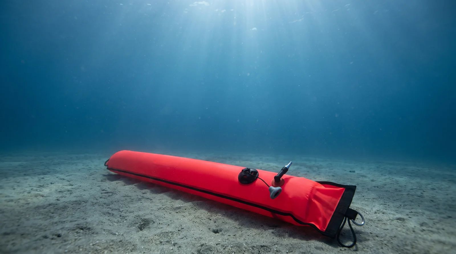 Scubapro Stage Buoy- Duckmouth Nylon Valve- 1.40m: Review, Visibility, and Opinions on the DSMB Parachute (2026)