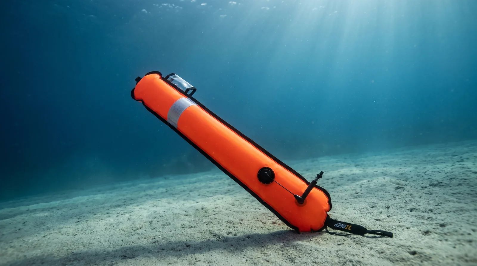 XDEEP Closed 140 smb decompression buoy: test, visibility, and review of the DSMB parachute (2026).